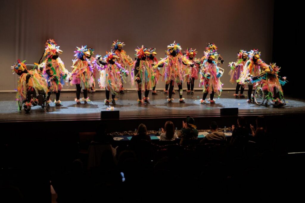 Grupo de personas disfrazadas en el Carnaval de Melilla 2026