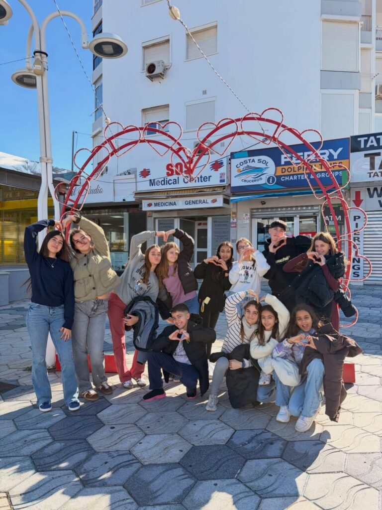 Grupo de gimnastas del Club Ágora de Melilla en Benalmádena