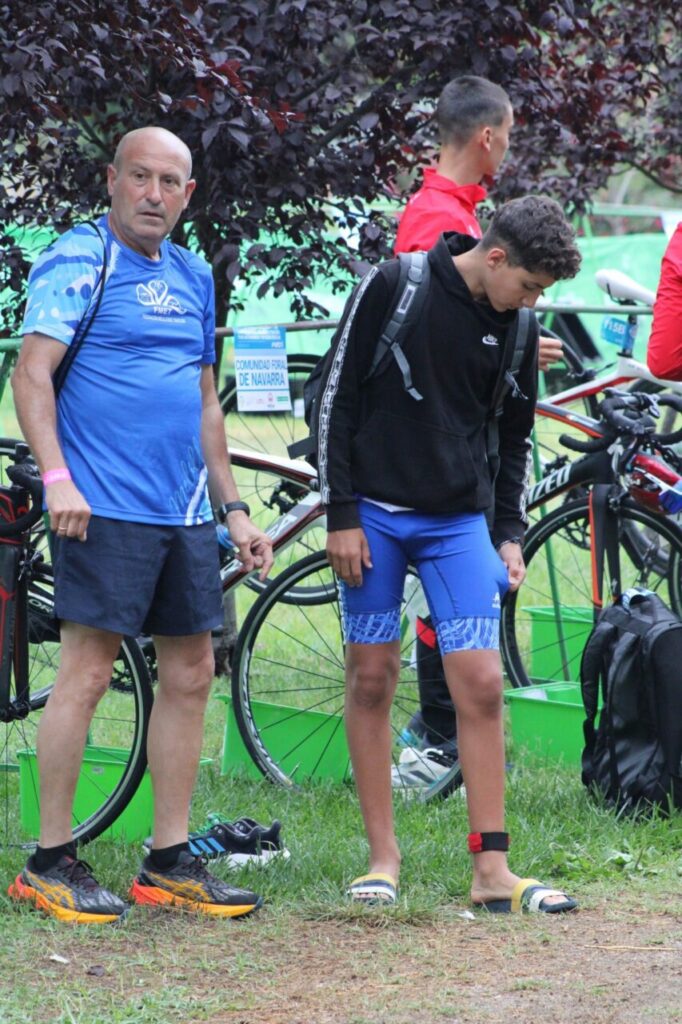 Miembros del Club Triatlón Melilla en un evento deportivo