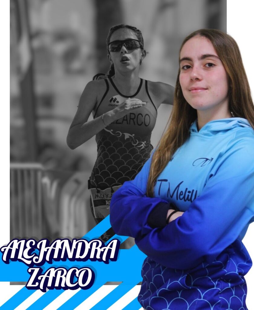 Alejandra Zarco en acción durante una competición de triatlón.