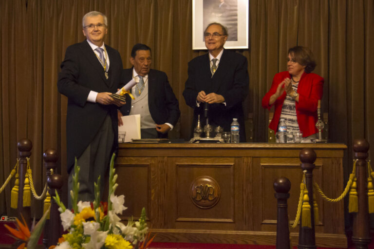 Conferencia del doctor Miguel Guirao Piñeyro en el Colegio de Médicos de Melilla