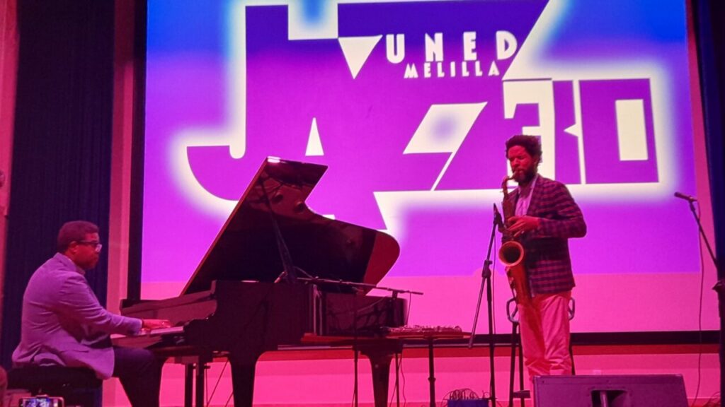 Músicos Ariel Bringuez e Ivan Melón Lewis en concierto de jazz