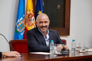 Jaime de los Santos durante una conferencia sobre igualdad en Melilla