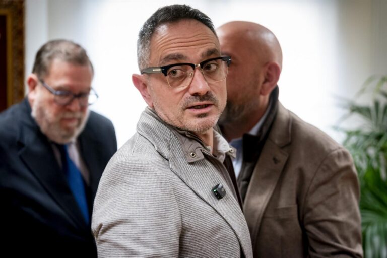 El alcalde de Móstoles en un evento reciente con otros políticos.