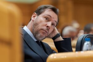 Óscar Puente en el Senado durante una sesión política reciente.