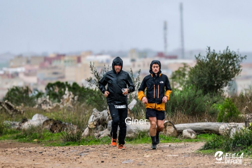 Corredores en la III Backyard Ultra ‘El Último León’ en Melilla