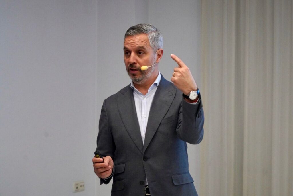 Juan Bravo hablando sobre bonificaciones a la Seguridad Social en Melilla