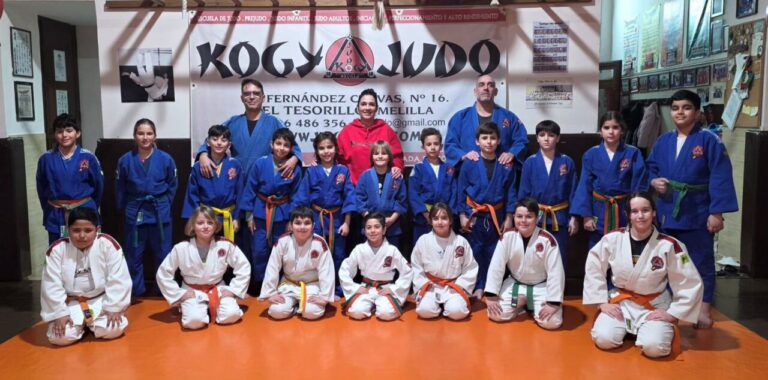 Grupo de judokas de la Escuela KogyJudo en Melilla