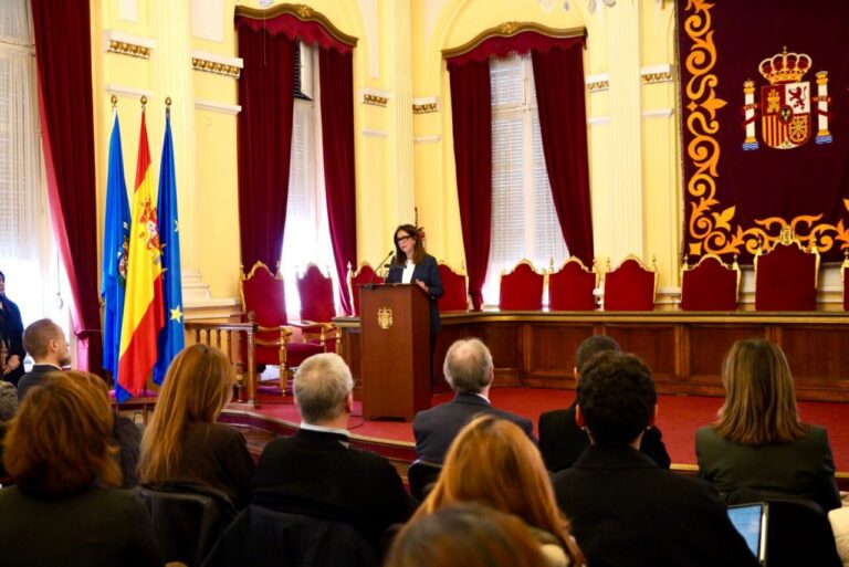 Presentación de la Fundación La Caixa en Melilla sobre inversión social