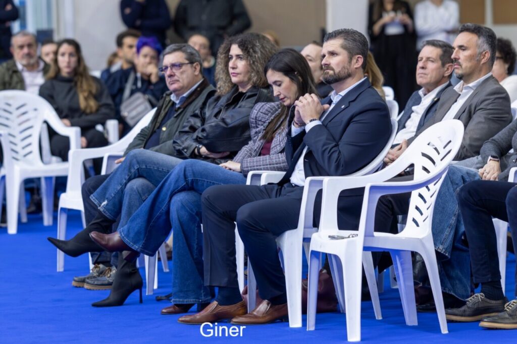 Asistentes al homenaje a Óscar Giménez en Melilla