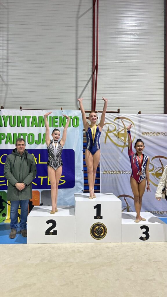 Gimnastas del Club Virka Melilla en el podio del Trofeo Ros
