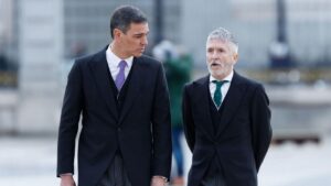 Marlaska y Sánchez discutiendo sobre inmigración y seguridad ciudadana.