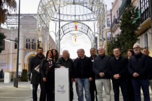 Inauguración del alumbrado de Ramadán en Melilla con la Mezquita Central de fondo.