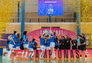 Jugadoras del Melilla Torreblanca celebrando la victoria en la Supercopa de España de fútbol sala