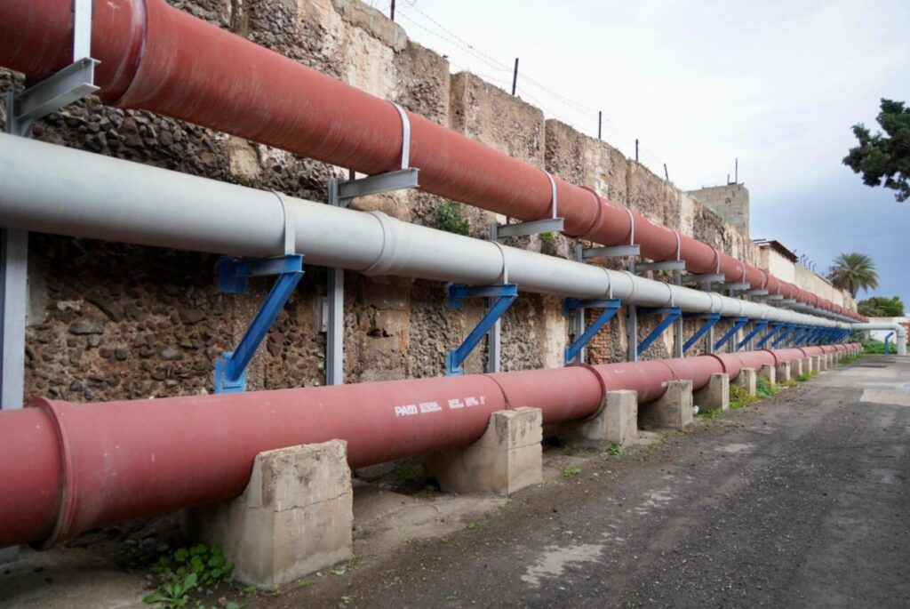Tuberías de acero inoxidable en la depuradora de Melilla