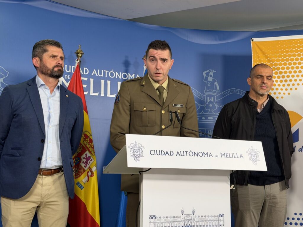 Presentación del nadador Miguel Ángel Rozas en Melilla