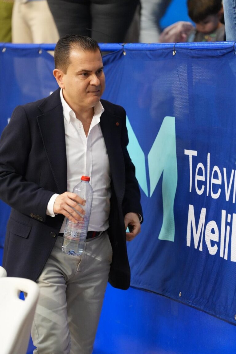 Entrenador Rafa Sanz en rueda de prensa tras victoria del equipo.