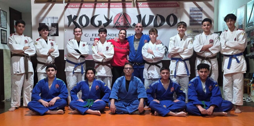 Grupo de judokas de la Escuela KogyJudo de Melilla en su selección para competiciones