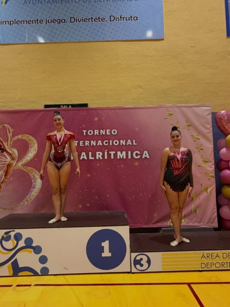 Gimnastas del Club Ágora en el Torneo Benalrítmica en Benalmádena