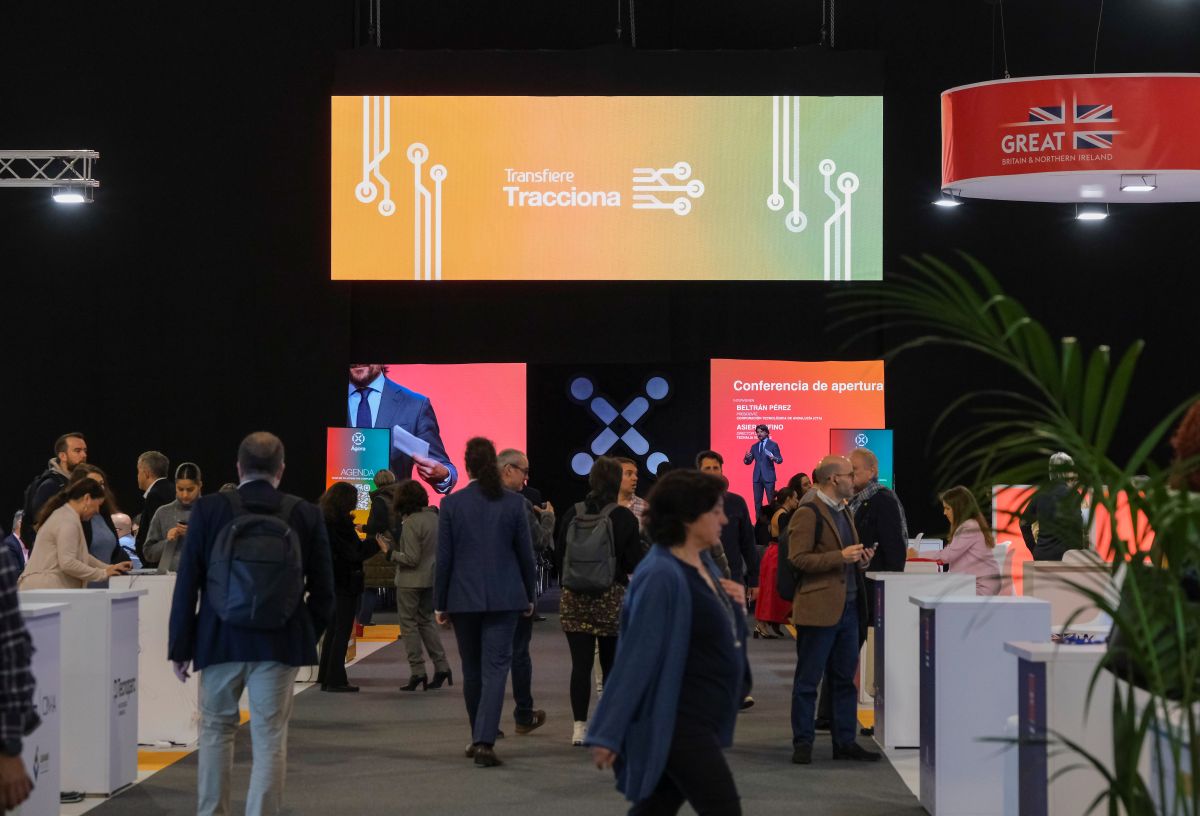 Asistentes en la feria Transfiere 2026 en Málaga