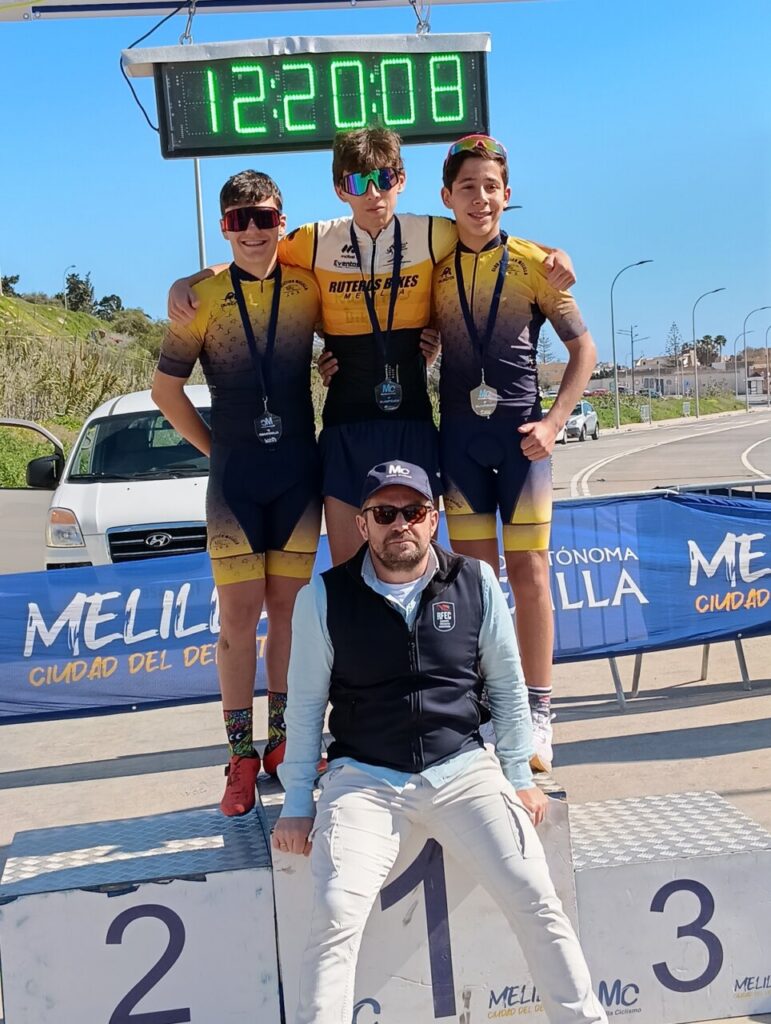 Podio de ciclistas cadetes en el Trofeo Ciudad de Melilla