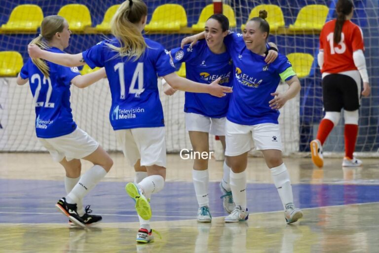 Jugadoras del Melilla Torreblanca celebrando un gol en el partido