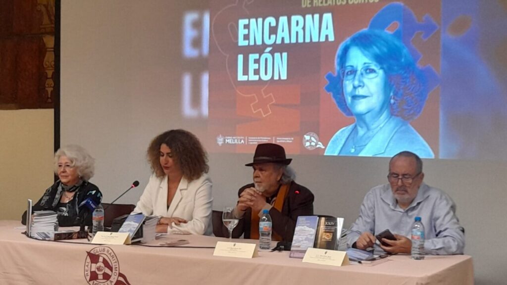 Laura Crespillo en el acto del Certamen de Relato Corto Encarna León