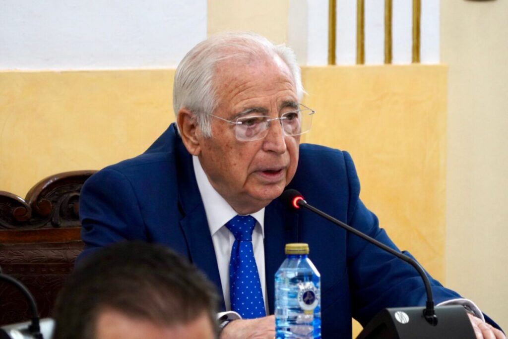 Juan José Imbroda hablando en un debate sobre el estado de Melilla