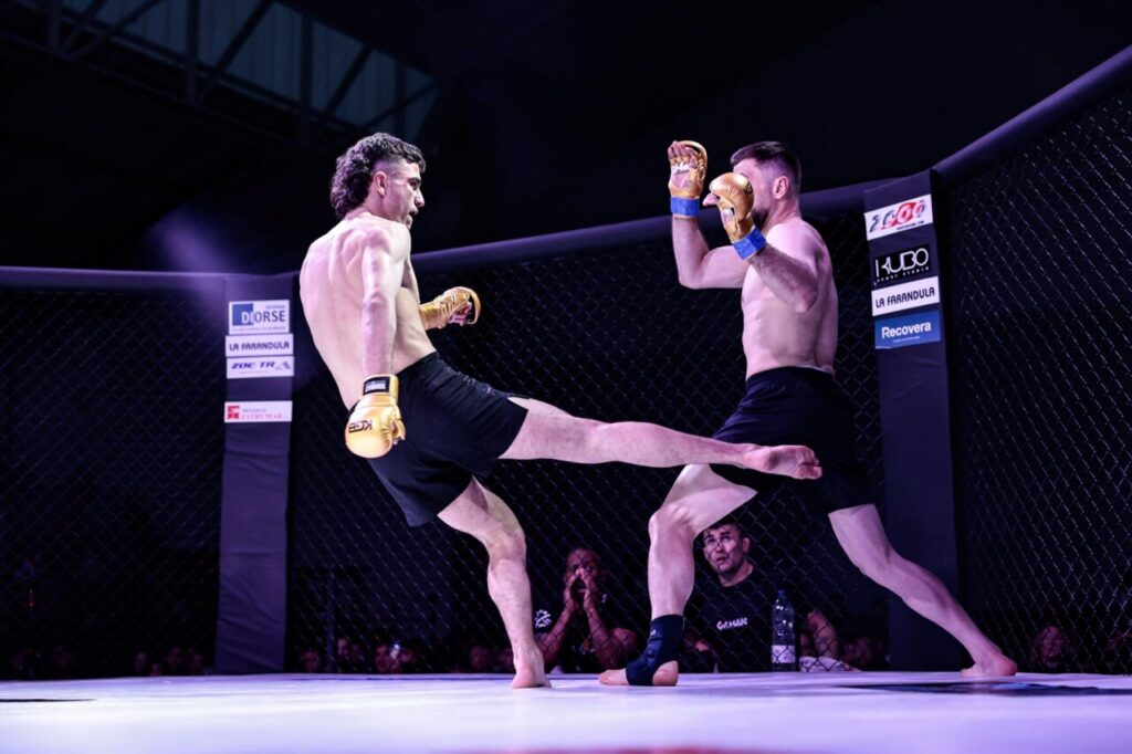Ayman Chadghani en combate de MMA durante el Torneo KGB en Burgos