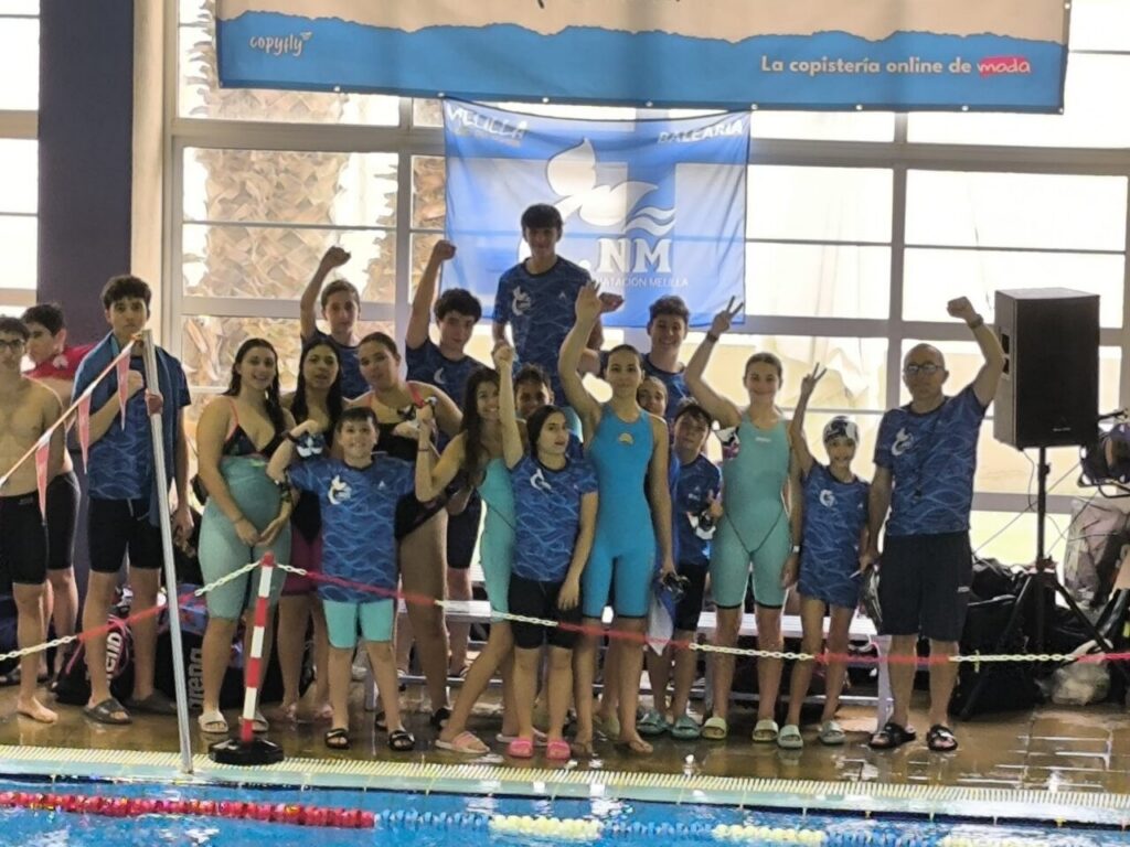 Equipo del Club Natación Melilla en el Trofeo Oficial C.N. Almería