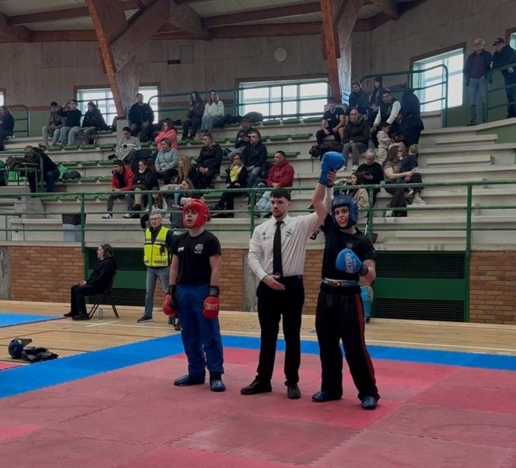 Competidores en el Campeonato de Galicia de kickboxing en Marín