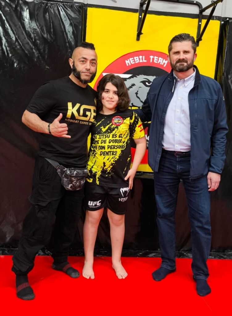 Visita del consejero de Deporte a la Escuela Sub Zero con jóvenes atletas