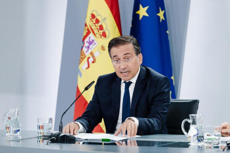 Ministro de Asuntos Exteriores de España hablando sobre la situación en Oriente Medio