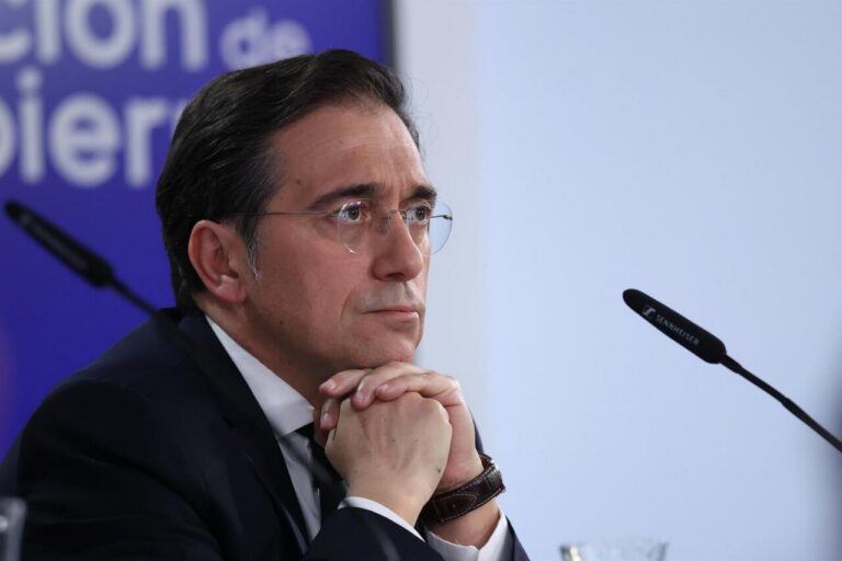 José Manuel Albares durante una conferencia de prensa