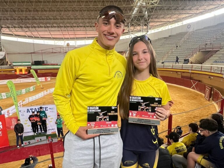 Alonso Romero y Lucía Faus con trofeos en el VI Duatlón de Atarfe
