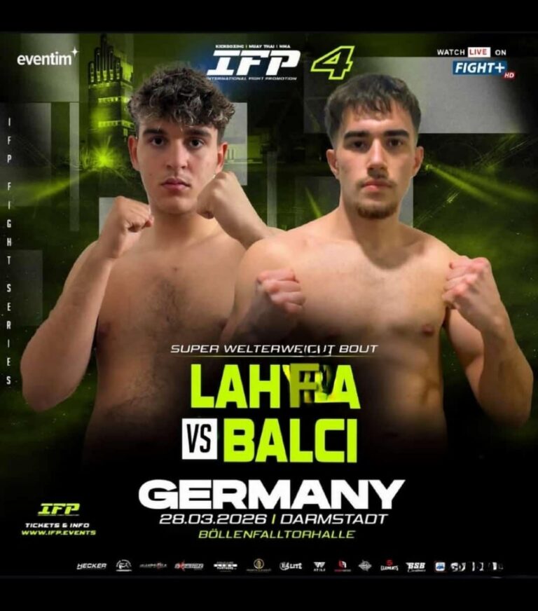 Badi Lahfa y su rival en el combate de kick-boxing en Alemania