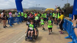 Participantes en la carrera por las enfermedades raras en Melilla