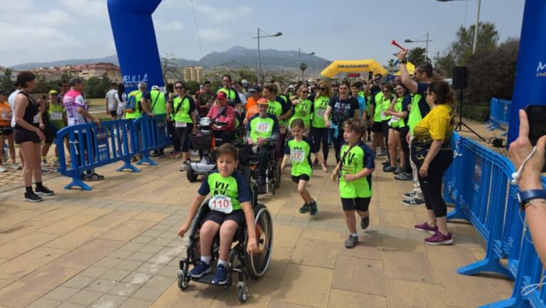 Participantes en la carrera por las enfermedades raras en Melilla