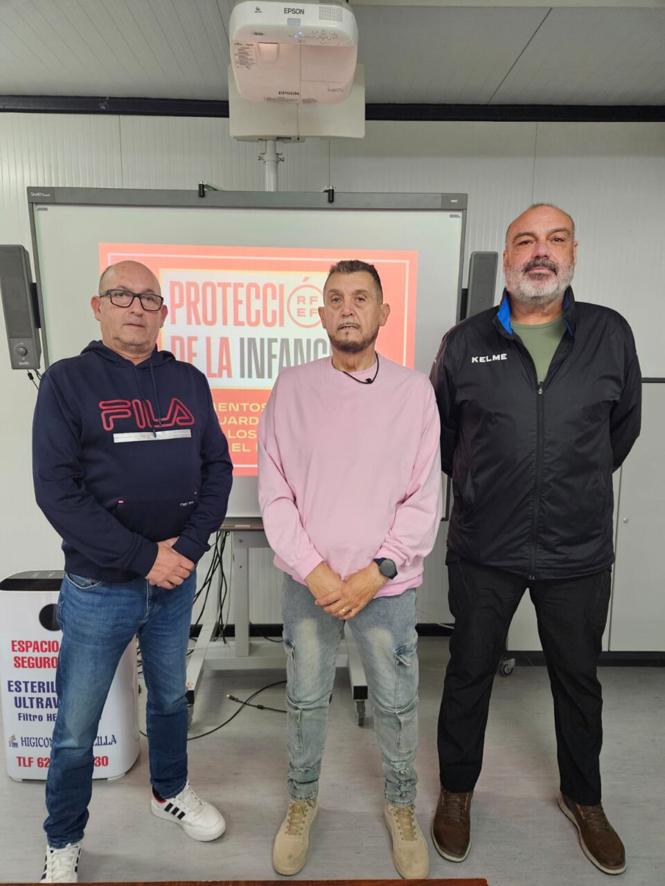 Tres ponentes en charla sobre protección de la infancia en el deporte