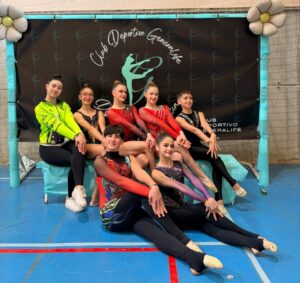 Gimnastas del Club Ágora Melilla en torneo de Dúrcal