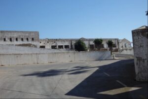 Vista del acuartelamiento de Santiago en Melilla antes de su demolición