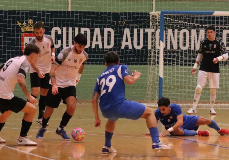 Jugadores de fútbol sala en un derbi entre Melistar y Ceutí