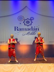 Artistas en el espectáculo Fakir Show Familiar en el Teatro Kursaal