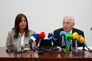 Fadela Mohatar y Juan José Imbroda en una conferencia de prensa