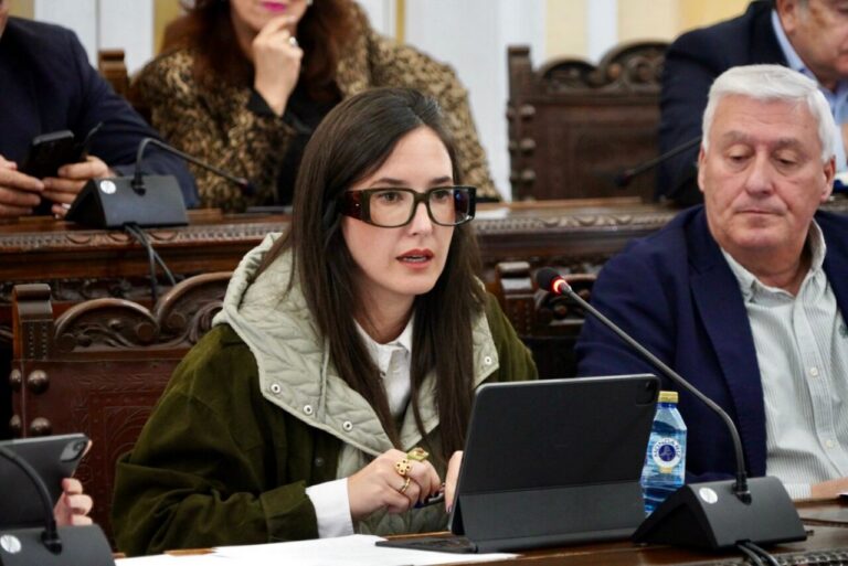 Consejera de Presidencia hablando sobre la tasa de basura en Melilla