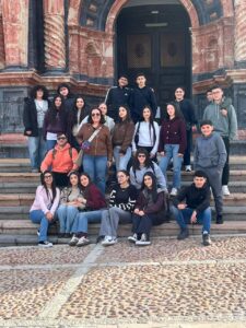 Estudiantes del IES Leopoldo Queipo en un encuentro educativo en Blanca