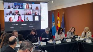 Reunión del Consejo de Cooperación Bibliotecaria en Melilla con participantes en videoconferencia.