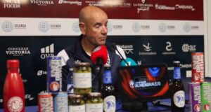 Miguel Rivera, entrenador de la U.D. Melilla, en conferencia de prensa