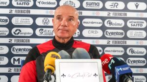 Miguel Rivera en rueda de prensa antes del partido contra el C.D. Extremadura