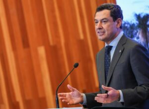 Juanma Moreno hablando sobre elecciones y abstención en Andalucía